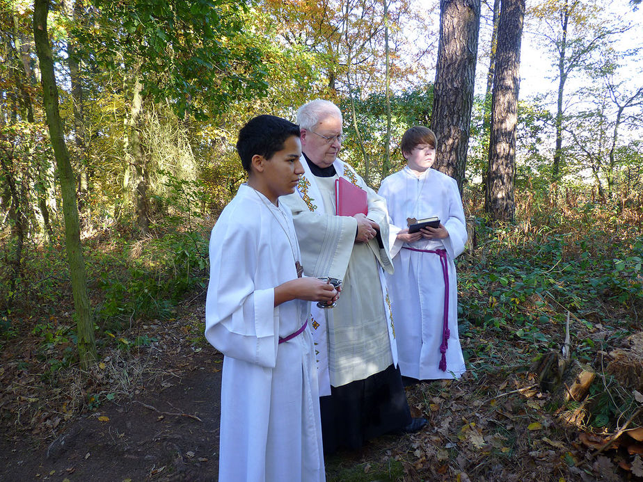 Einweihung der sieben Fußfälle im Oktober 2012 (Foto: Karl-Franz Thiede)